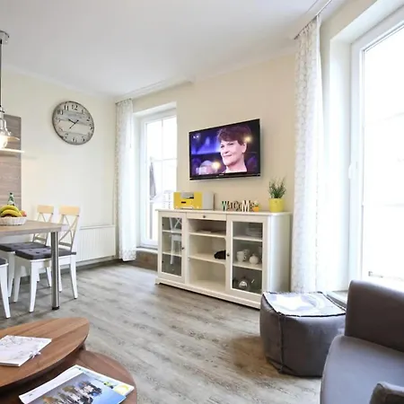 Strandvilla Marina 18 *